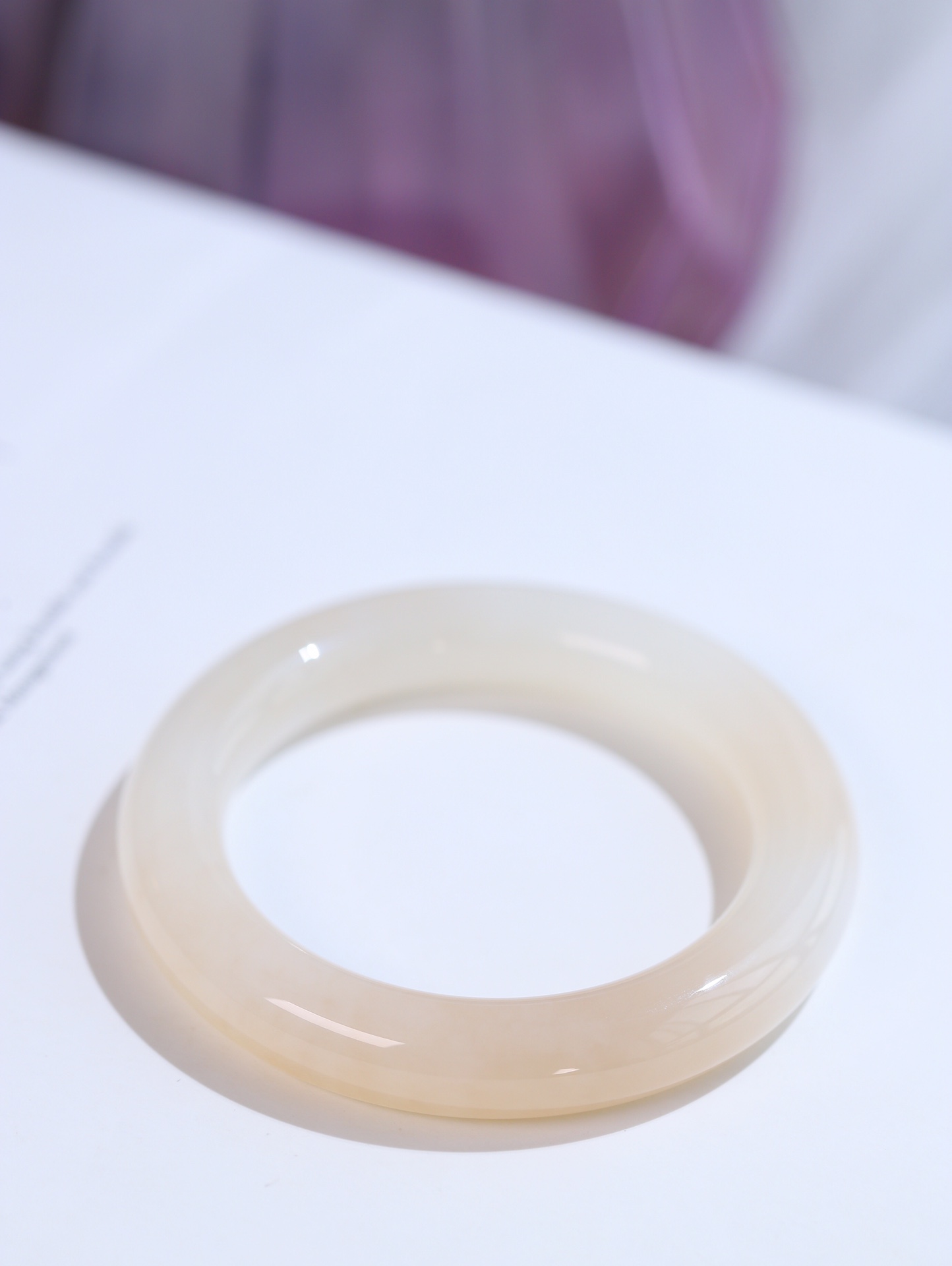 和田玉浓郁藕粉手镯(图2)